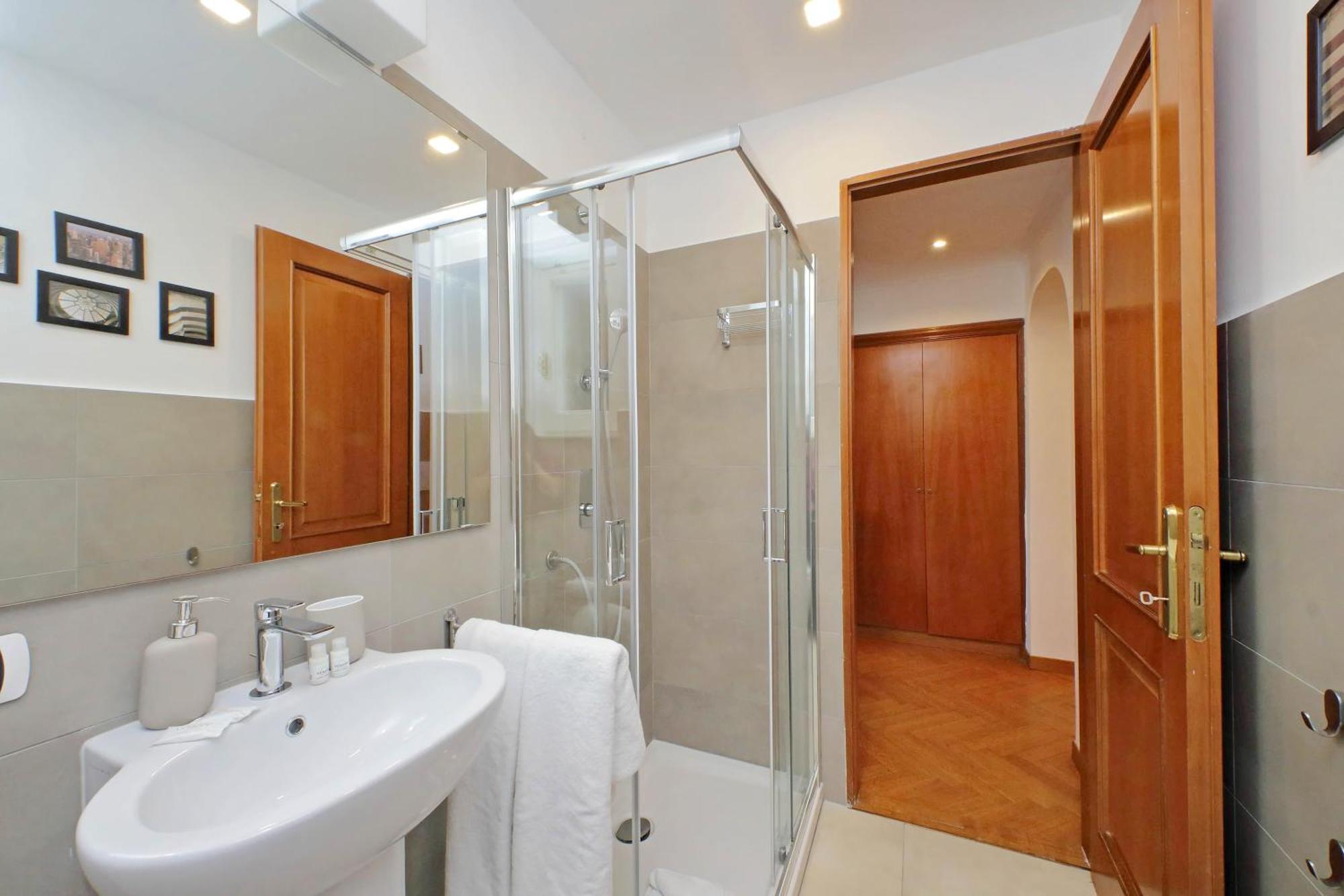 Ych-Comfortable 2 Bedrooms Flat Near Colosseum Rom Eksteriør billede